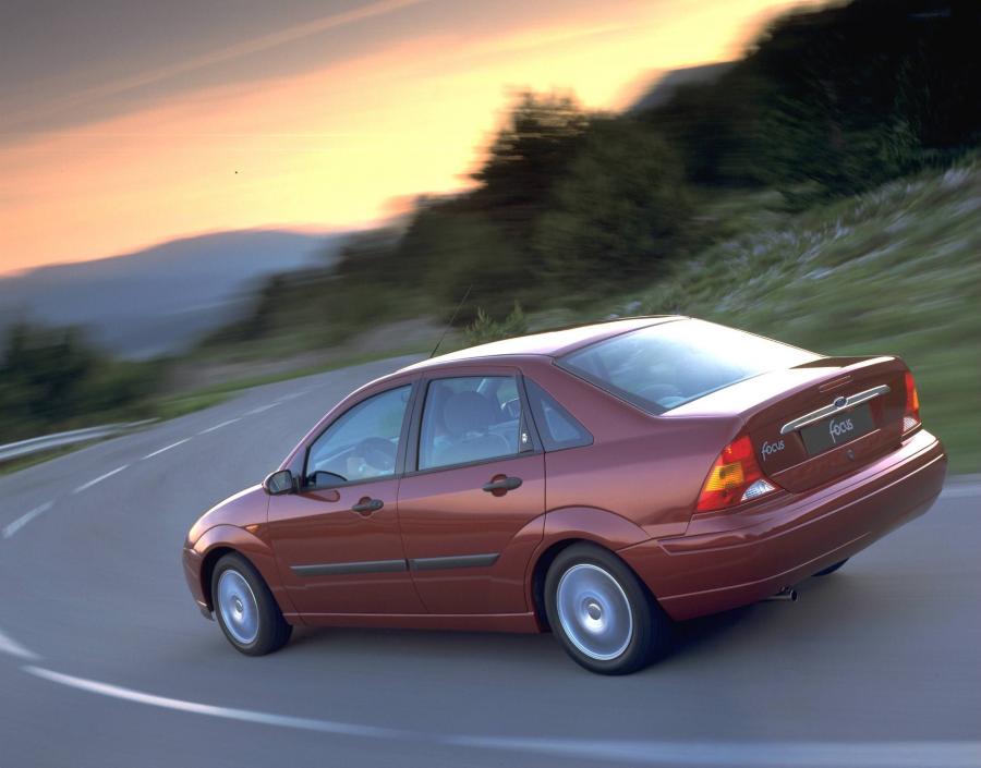  Ford Focus Saloon 1999 года  (фото 2 из 53)